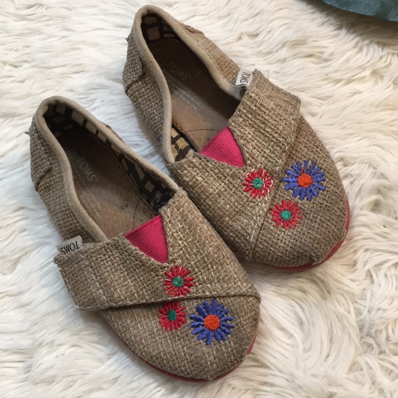 Toms Other - TOMS Velcro shoe for toddlers, size 7.5